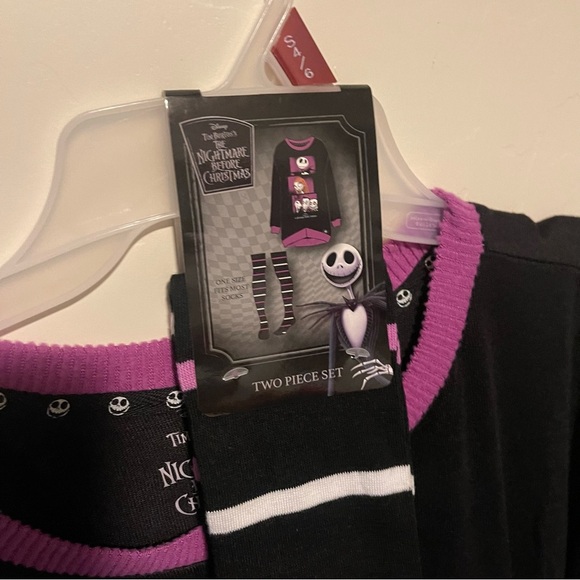 Disney Nightmare Before Christmas Sleep Set &Socks - Picture 4 of 4